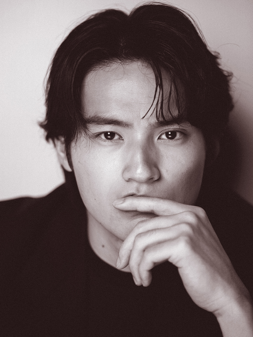 oricon's tweet photo. 野人・岡野雅行の半生を映画化❗️
主演に水上恒司、共演に池田匡志
カズの息子・三浦獠太、三笘薫の兄・結木滉星も
https://t.co/XZyjIvj9hQ
⠀
『アンダードッグ―
日本初のW杯出場を決めたポンコツ男―』
2027年秋冬公開予定 https://t.co/GeSaRQHCOZ