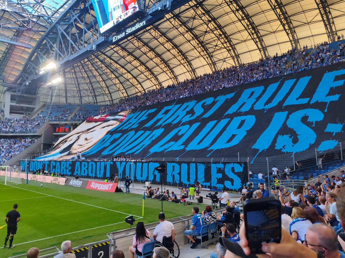 wauxhall's tweet photo. Kibice, którzy oglądali to wątpliwej jakości widowisko na żywo, powinni dostać darmowe bilety na mecz z Klaksvik.
- Gurgul transfer i nara
- Rodriguez nie nadaje się na 10
- Murawski co najwyżej na mecze z Wieczystą 
- Agnero na księżyc
- Zmiennik Ishaka potrzebny na wczoraj https://t.co/pxifEB1HVD