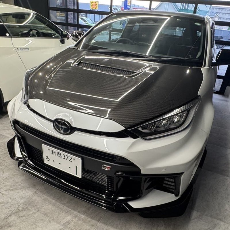 SonicPLUSCenter's tweet photo. 【展示車両販売】
フルオプション
TOYOTA［トヨタ］
GR YARIS［GRヤリス］
グレード：RZハイパフォーマンス
ミッション：8AT（GR-DAT）
色：プラチナホワイトパールマイカ
年式：令和6年9月
走行距離：15Km
※納車後未走行

お問い合わせお待ちしてます。

#GR
#GRYARIS
#GRヤリス
#DAT https://t.co/tdBoOEcd5g