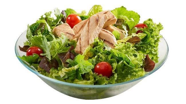 Ferhatarslandr's tweet photo. Dışarıda Salata Yemek

Marul, kişniş, maydanoz ve benzeri ürünler toprağa yakın büyür, geniş ve girintili yüzeylere sahiptir ve çoğunlukla çiğ yenir. Kontaminasyon tarlada meydana gelmişse sadece mutfakta yıkamak güvenilir bir arındırma sağlamaz. Cyclospora’nın ookistleri klor gibi rutin dezenfektanlara da görece dirençlidir.

Sirke ile karbonatı birlikte kullanmak da avantaj sağlamaz. Birbirlerini nötralize ederek çoğunlukla karbondioksit, su ve sodyum asetat oluştururlar.

Pişmemiş şey pek az yiyiniz.