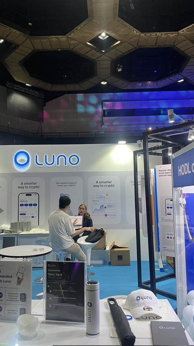 Rankripto's tweet photo. MALAYSIA BLOCKCHAINWEEK 
 
BUT LUNO STILL HAVE 👀👀👀

#luno 
#blockchainweek https://t.co/axz68M9HPe