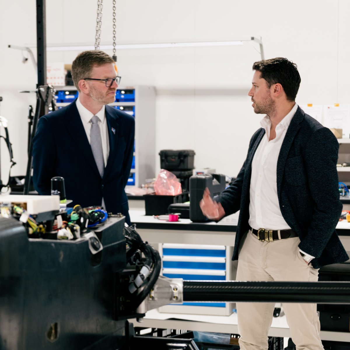 AirspeederHQ's tweet photo. Great to welcome The Hon. Chris Picton  MP, South Australia's Minister for Artificial Intelligence and Digital Economy, to Airspeeder HQ.

Proud to be building the future of AI and advanced aviation right here in @southaustralia 

Thanks for visiting, Minister. 
@PictonChris https://t.co/NIjJU8wJJW