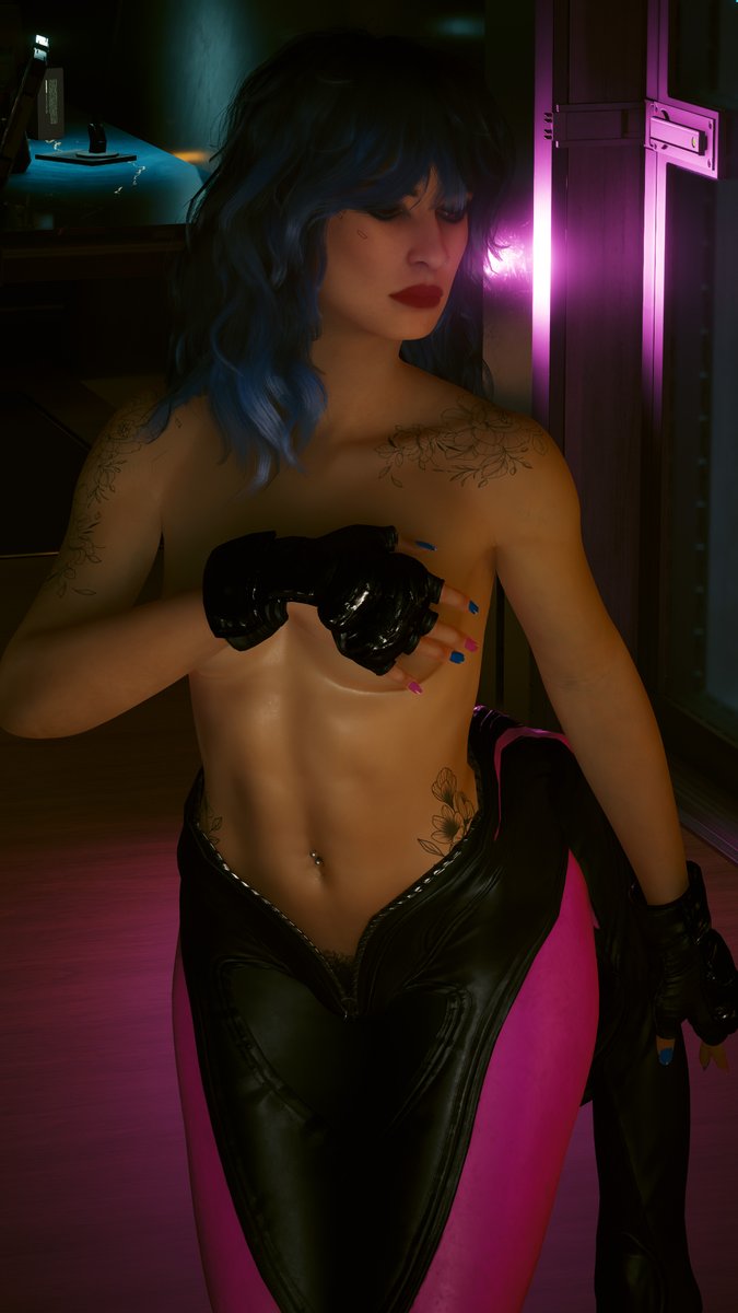 Rebel_croftVP's tweet photo. 🎮Cyberpunk 2077 

This isn't a NSFW post, but she is topless so just to be safe. 

#cyberpunk2077 #Cyberpunk2077PhotoMode #VirtualPhotography #ThePhotoMode #VGPUnite #VPEclipse #VPGamers #GamerGram #LandofVP https://t.co/sVdtJ8Mydt