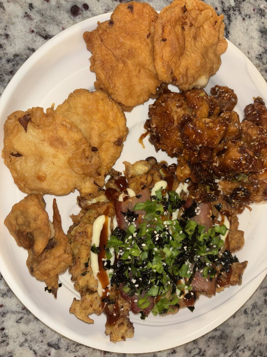 GhulehGraveyard's tweet photo. My boyfriend and I have made sesame chicken, tempura veggies, and Okonomoyaki for dinner! https://t.co/Ry1QMBFYuj