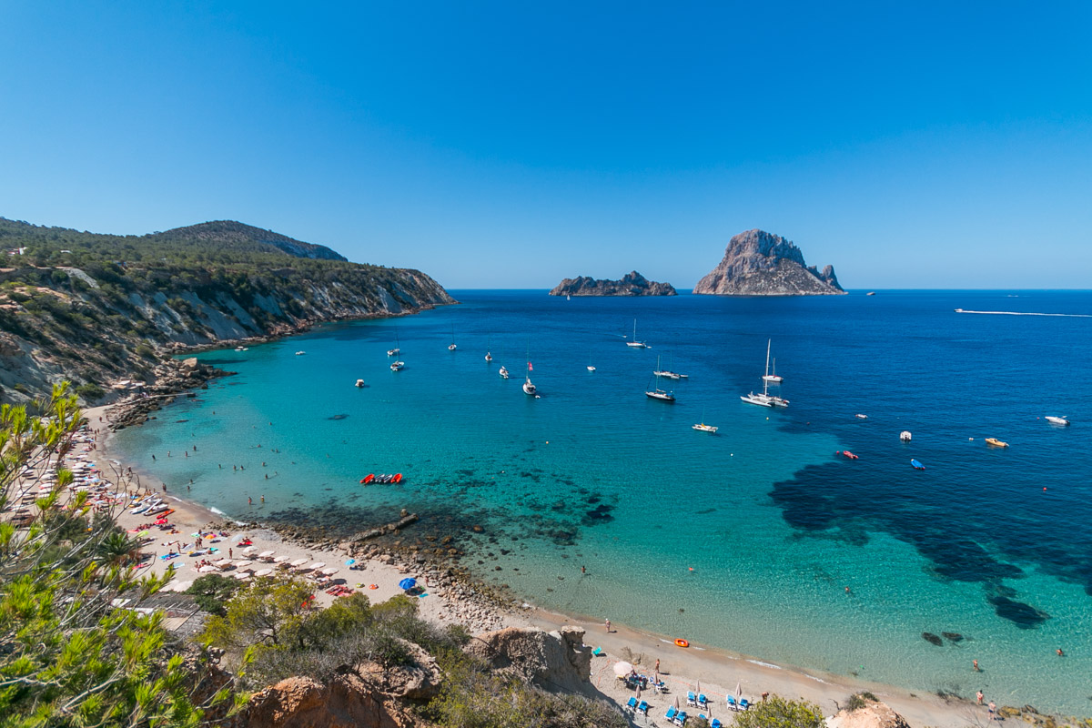 Santjosepibiza's tweet photo. A simple summer day in Cala d'Hort... Sun, sea and Es Vedrà 💙 ☀️ 💦
#beachlovers #CaladHort #SantJosepFullofLife #LoveSantJosep #SantJosepLovers #SantJosepdesaTalaia #Ibiza https://t.co/V4hf7QHK3S