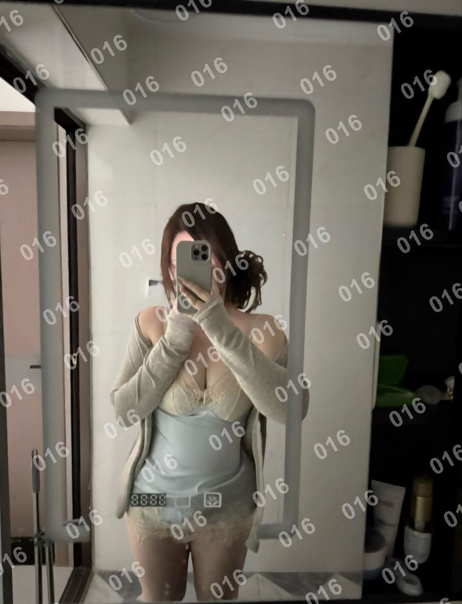 debzhoskison87's tweet photo. #上海

曾想落在散发着墨着的文字里，或淅淅沥沥的烟雨中，或熙熙攘攘的人流中，不过，最终，还是虚枉一场。

嘉定区

#上海

琏係👉🏼❌：@robertonorto13（失联看主页第一条帖子，转发或者截图页面可效率通过） https://t.co/O6yBciUxzl