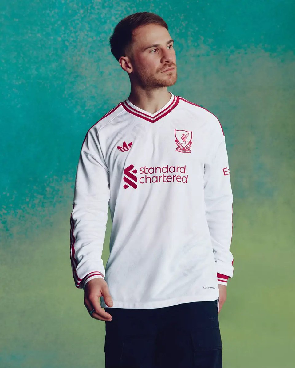Ukhattak01's tweet photo. The Liverpool new away kit is chic https://t.co/vZp1JAqA7o
