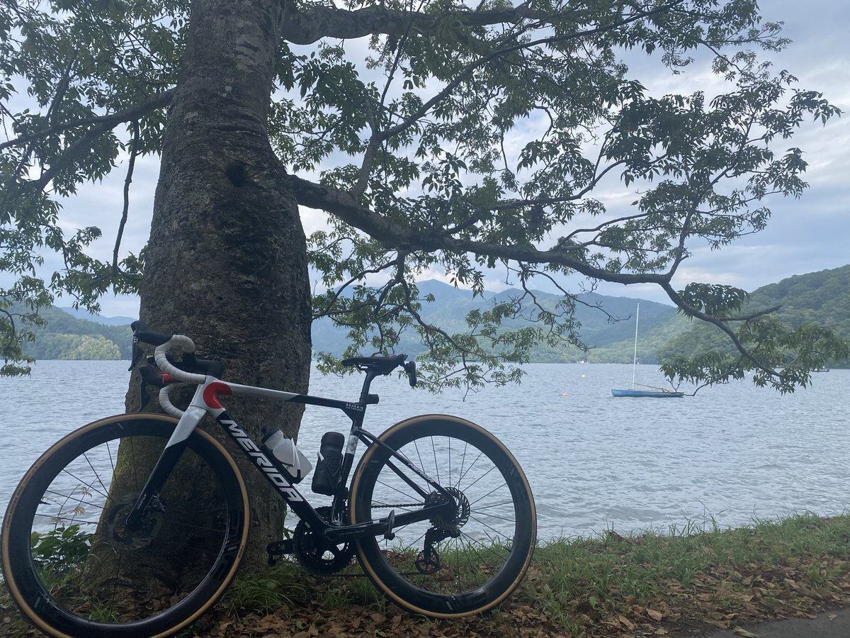 cycle_plus_yb's tweet photo. 家族の付き添いで野尻湖へ。
別行動で湖一周する🙌 https://t.co/ESAmsNaMFa