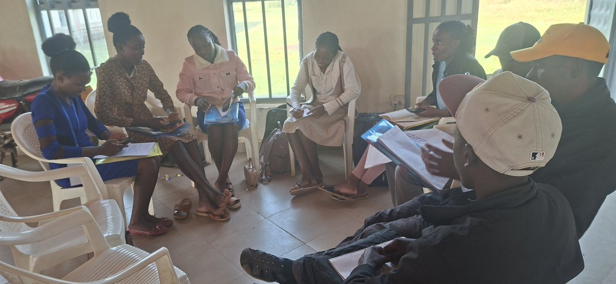 KiVOHE25's tweet photo. The Uwezo - KiVOHE 2006 Foundational Learning Assessment Volunteers training day 4. 

The Groups are discussing the findings of the field practice in Sheema District. https://t.co/gsaQFsKYHB