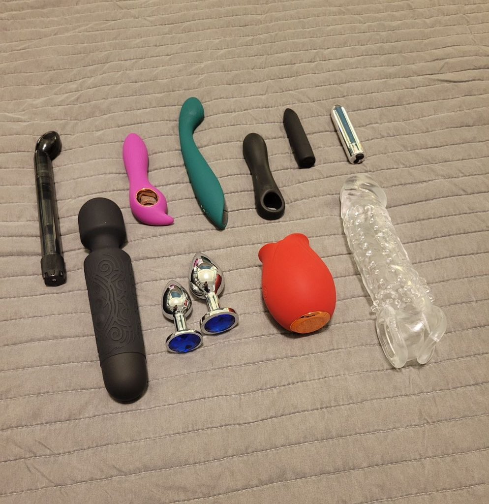 Cookiemoree's tweet photo. My toys are bored come play with me daddy🔥 let's get freaky on Ft #fun #teenagee #xlii #exny #nolimit #nsfw #nsfwtwt #selling #teenagegirls #somno #porn #horny #buyingcontent #pov #freeuse #ageplay #latina #pov #cnc #bop #sex https://t.co/Wt5HihqVIA