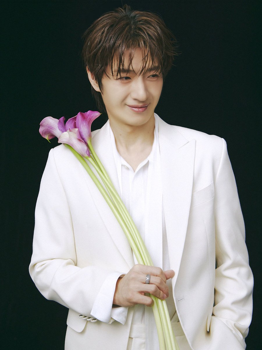 Hoi_official's tweet photo. [📷]  이달의 호이력 2026.08 

🔗https://t.co/XwzD4n4yNO 

#SONHOYOUNG #손호영 
#이달의호이력 https://t.co/0qtAtQriON