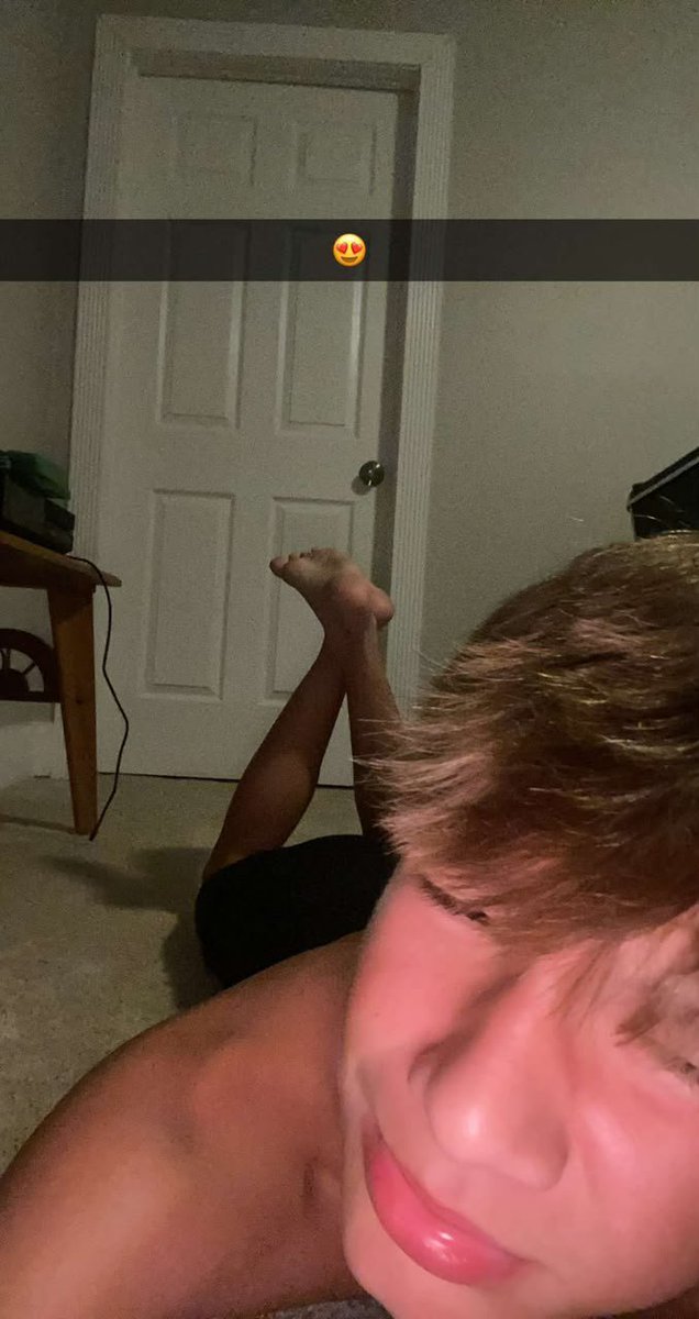 VanBaitx0's tweet photo. Anyone there for us to chat?? 

#novinhodopirocão 
#PINTOSAWARDSㅤㅤ 
#teen 
#teenager 
#BROTHERAGEMㅤ https://t.co/hzXlWvpWzx