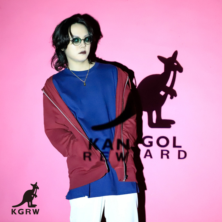 KANGOLREWARD's tweet photo. johnさんとのコラボアイテムが本日17時より受注予約開始しました🦘🐕
今回のコラボは半袖Tシャツ、ZIPパーカー、ネックレスをリリース⚡
こちらのアイテムは【男女兼用アイテム】となります🛒
詳細・ご購入はコチラ🎁
https://t.co/IvBzrRIc5N
#KANGOL #KANGOLREWARD #KGRW #カンゴール #john　  
@casablancalanca
