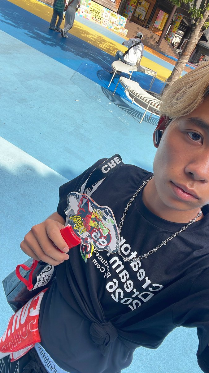 Chuincho_CR's tweet photo. 喫煙所周辺にいます！見かけたら気軽に声かけてください！

#CDF2026 
#コムドット https://t.co/TdIFSfzxkD