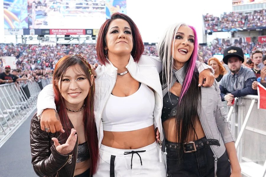 FadeAwayMedia's tweet photo. 4 years ago today ‘DAMAGE CTRL’ made their WWE debut. https://t.co/GyJN1LLxzu