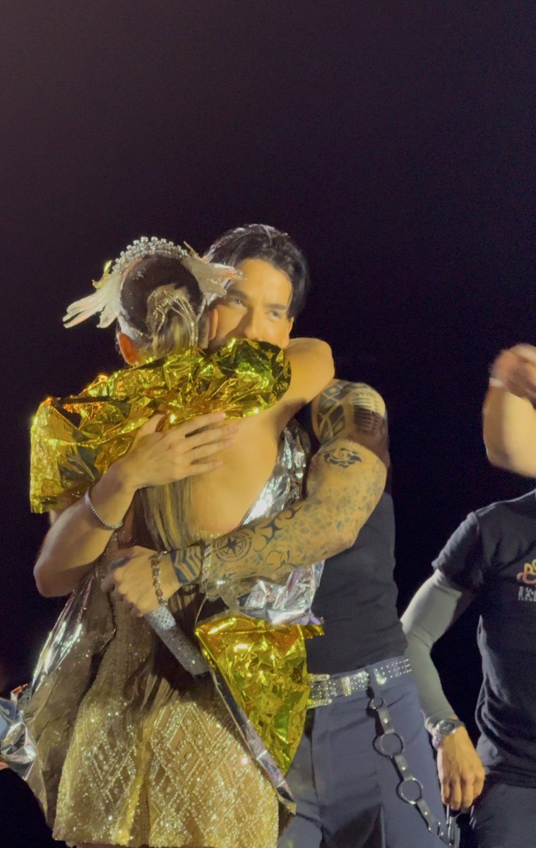 19lvs_'s tweet photo. los extraño https://t.co/VcatrhoVCK