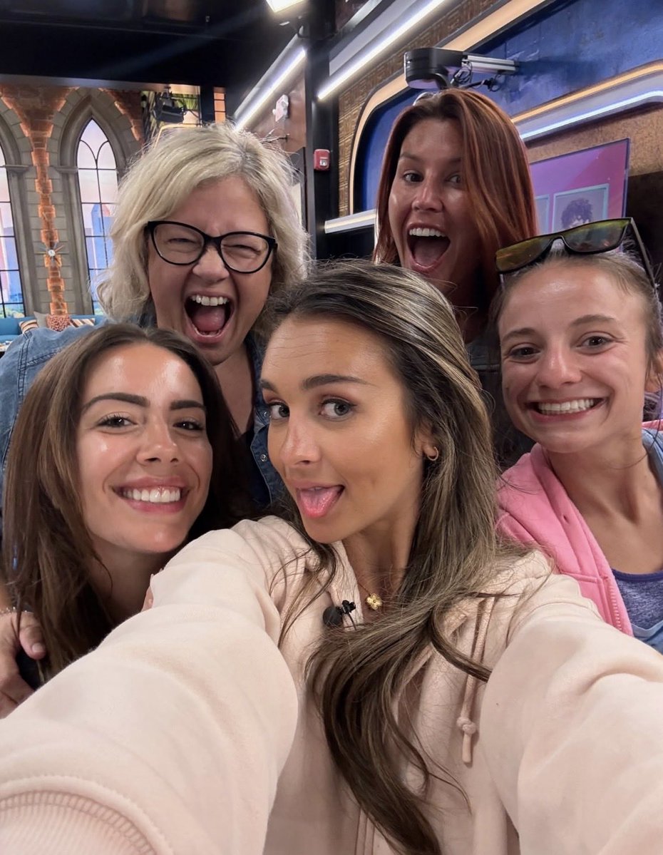FANATICalways's tweet photo. Look who is missing….#bb28 https://t.co/0rTs4YnPz0