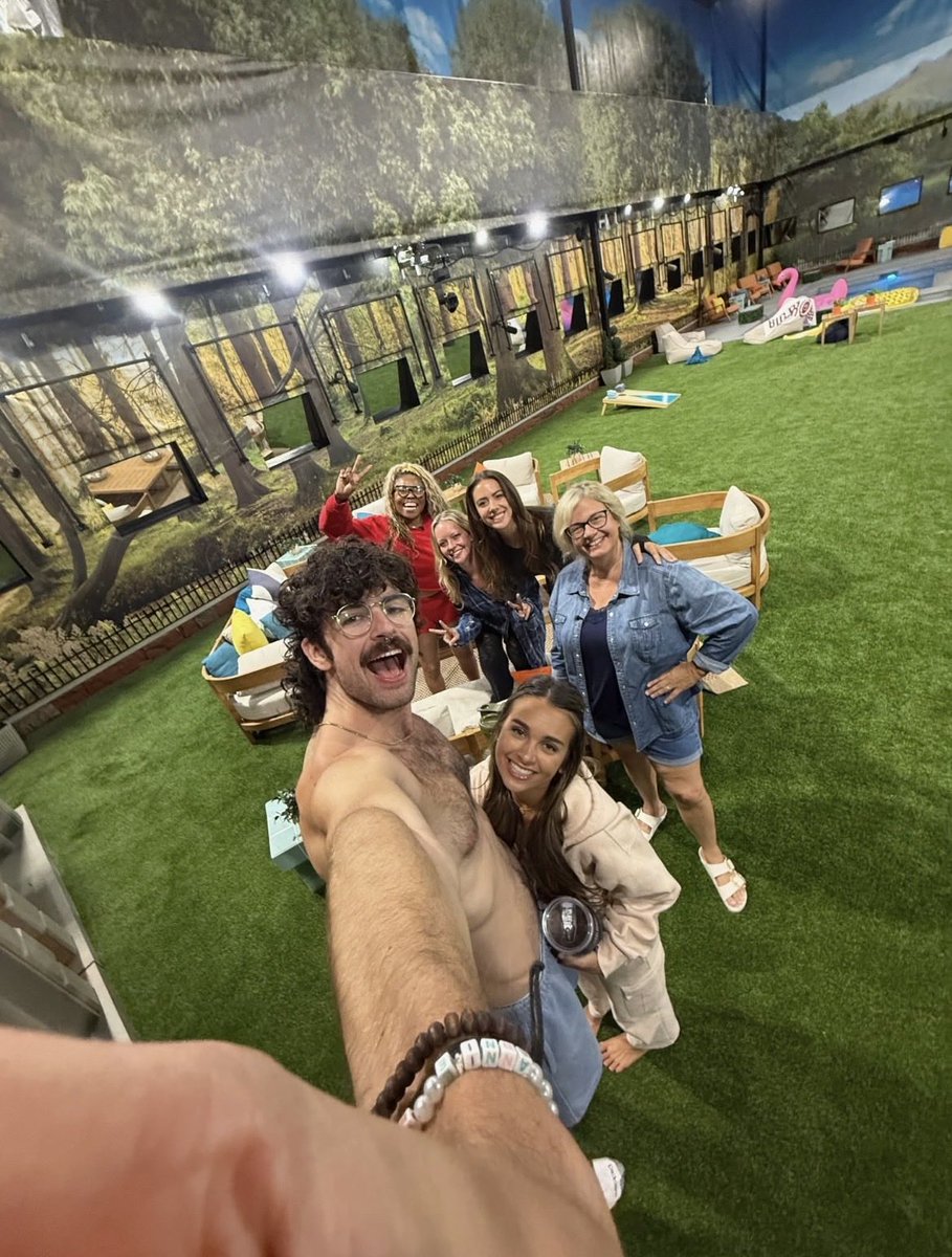 FANATICalways's tweet photo. Look who is missing….#bb28 https://t.co/0rTs4YnPz0