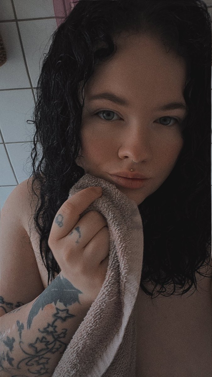 MissNiOfficial's tweet photo. Kommt jemand mit Duschen ? 💦🚿

Mehr von mir auf https://t.co/1RilRUHAvI

Is anyone coming to shower? 💦🚿

More from me at
https://t.co/1RilRUHAvI https://t.co/S8NLr8xn6W