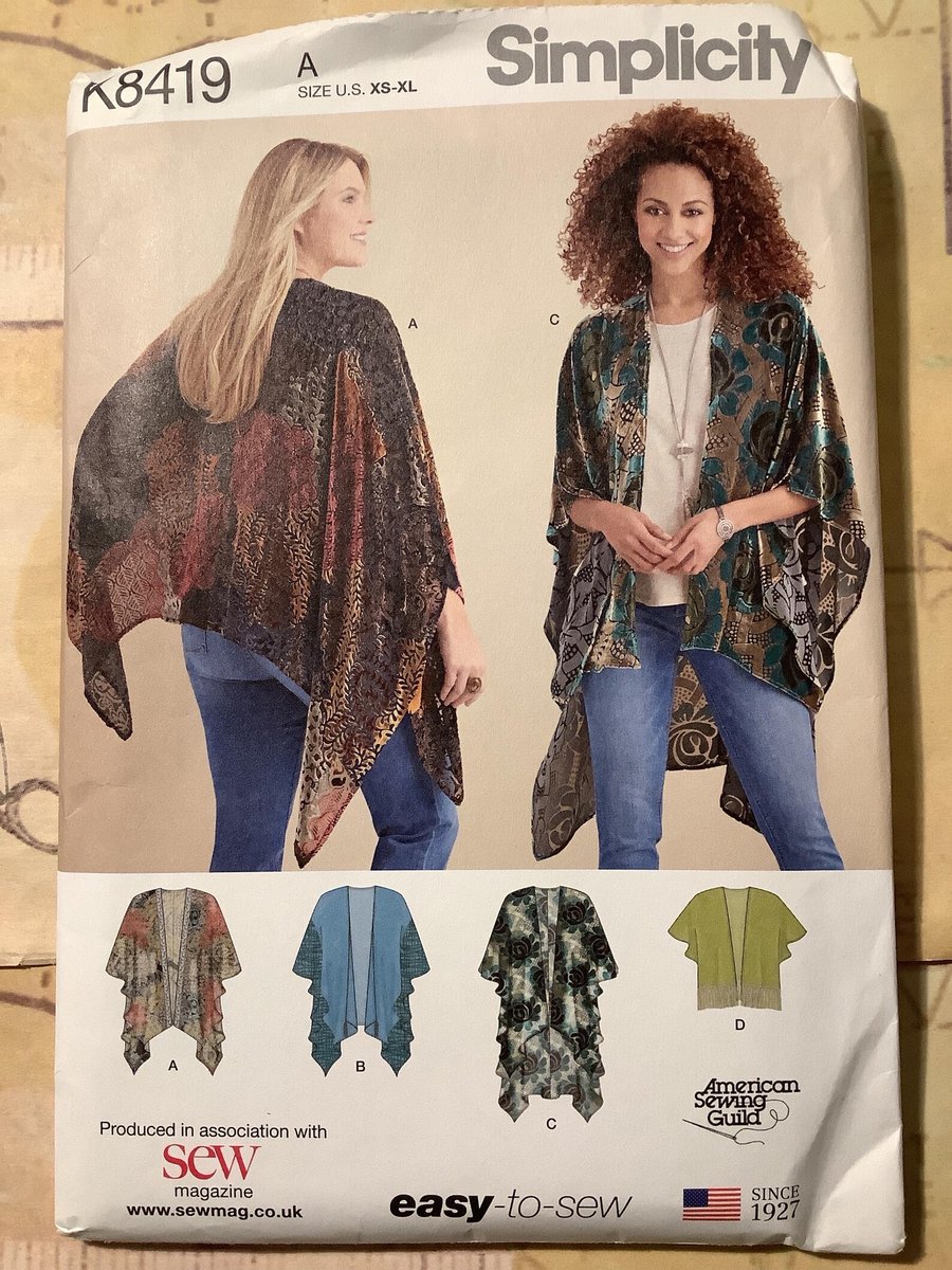 WatsonsVintage's tweet photo. This is a FABULOUS Pattern. Uncut 2018 Simplicity Sewing Pattern K8419 - Misses' Kimono Style Wrap - Sizes XS-XL (6-8 - 22-24) Instructions in English & Spanish - Supply https://t.co/qkTodjl1A0 via @Etsy #SewingPattern #Simplicity #Kimono #Wrap #ContemporaryFashion https://t.co/G1DjRtljnw