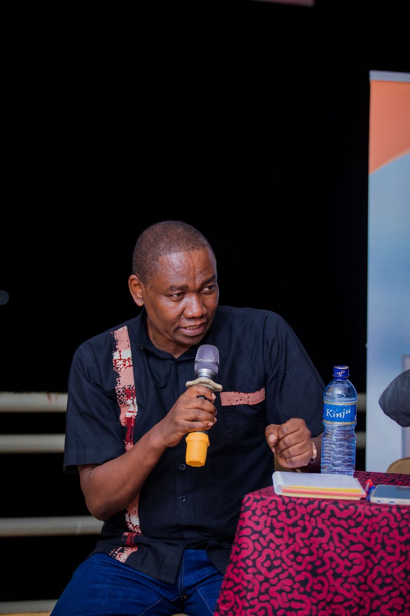 IngoMagazine's tweet photo. Les journalistes Justine Bitagoye, Jacqueline Segahungu et Nestor Nkurunziza, ont échangé sur la place du récit intime dans la compréhension de l’histoire et de la mémoire collective du #Burundi.
#Booktok 
#VisitBurundi https://t.co/fhHgzrEinC