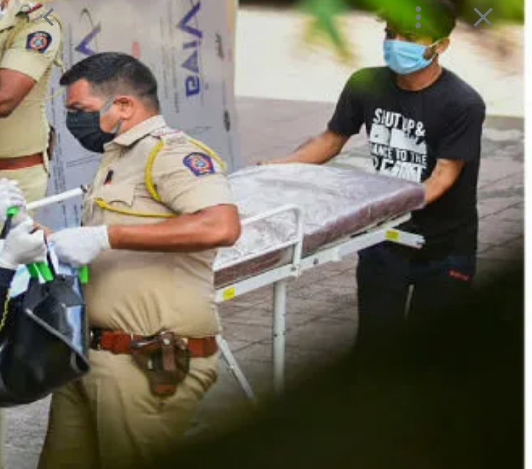 CarmieMonsang's tweet photo. I WANTED TO KNOW WETHER THIS VERY MUCH SUSPICIOUS POLICE MAN HAS NAME PLATE OR NOT. 

Ppl Spotted On 14June MountB #JusticeForSushantSinghRajput #BoycottBollyWoodCompletely 

@narendramodi @AmitShah @BJP4India @CBIHeadquarters https://t.co/Cbymh8yCZD