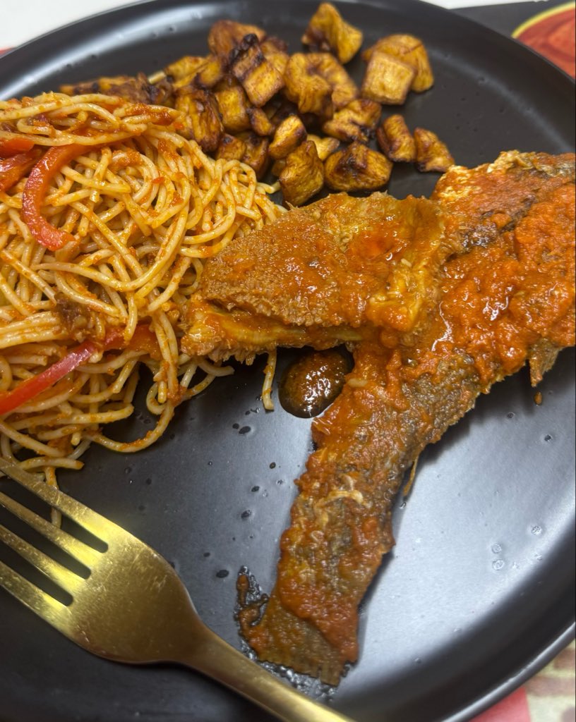 Legbetiofficial's tweet photo. How about Breakfast and lunch🤲🏻😹 https://t.co/xLG2gmPJi0