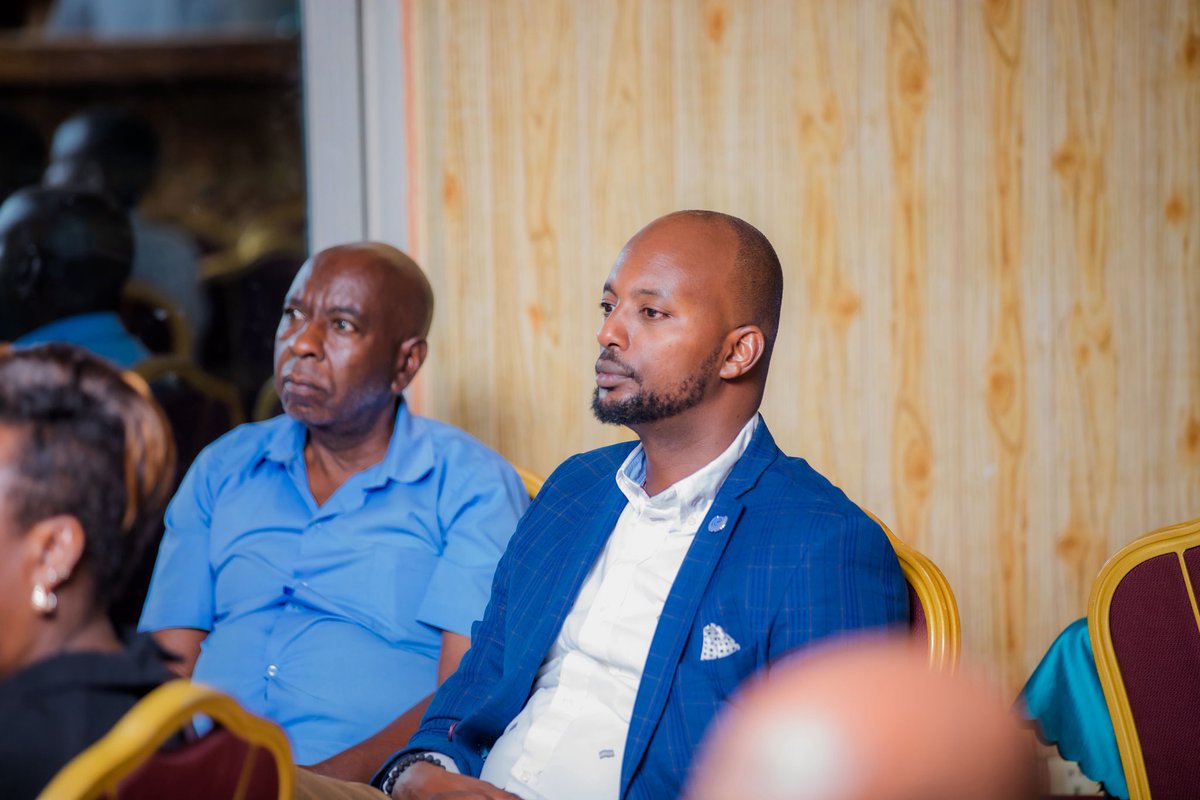 IngoMagazine's tweet photo. À travers Le Chant des rives, B. Claude Ntahuga propose un récit où l’histoire personnelle rejoint la mémoire collective. Ce 1er roman enrichit le paysage littéraire burundais tout en invitant les lecteurs à réfléchir aux questions d’identité, de transmission et de vivre-ensemble https://t.co/7dY5IIXH1N