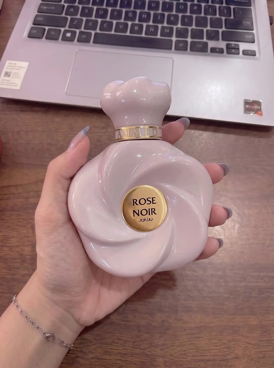 faradistyy's tweet photo. MAKASIH RACUNMU YANG KUCARI SELAMA INI!! 😭🫵🏻 Ternyata ada parfum Dubai yang wanginya bener-bener sesuai ekspektasi. Gila sih, mewah, awet, dan dipakai seharian masih sering kecium sendiri. 🥹￼ https://t.co/qyNBpibOCN