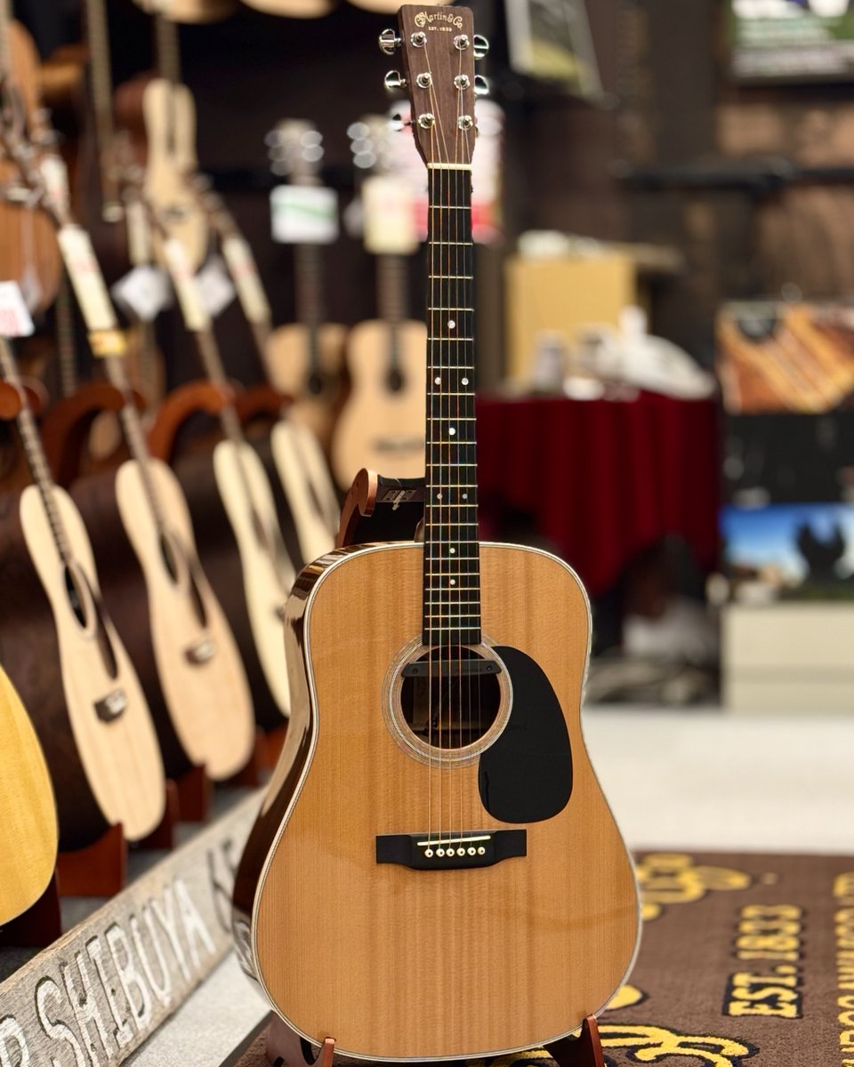 gclubshibuya's tweet photo. 【6F Acoustic】
#ドレッドノート 生誕100周年に製造された #Martin D-28が入荷
#Fishman ピックアップを搭載した即戦力仕様の #アコギ です
トップも雰囲気のある良い飴色に
今でも根強い人気のあるナット幅42.9mm旧仕様です
#アコースティックギター
#エレアコ
#弾き語り
#マーティン
#マーチン https://t.co/TG65RdB09z