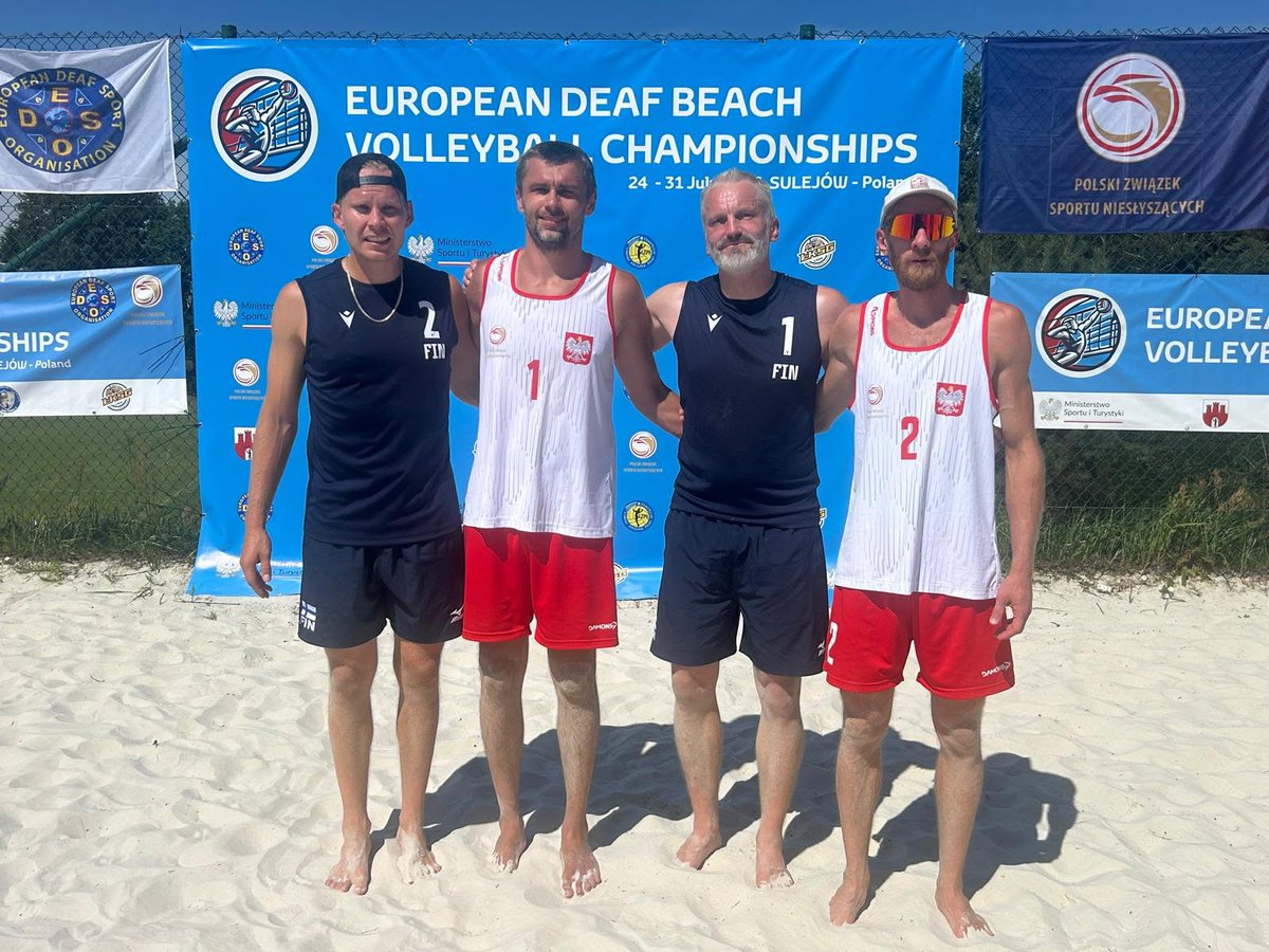 bvsuomi's tweet photo. Suomen kuurojen miesten beach volleyn maajoukkue jatkaa vahvaa virett��än Puolassa pelattavissa EM-kilpailuissa. Antti Ropponen ja Jussi Ahola ovat voittaneet kaikki tähän mennessä pelaamansa ottelut ja pelaavat torstaina välierässä.

Lue lisää:

https://t.co/igCJGHGXJk https://t.co/haCMGxaED7