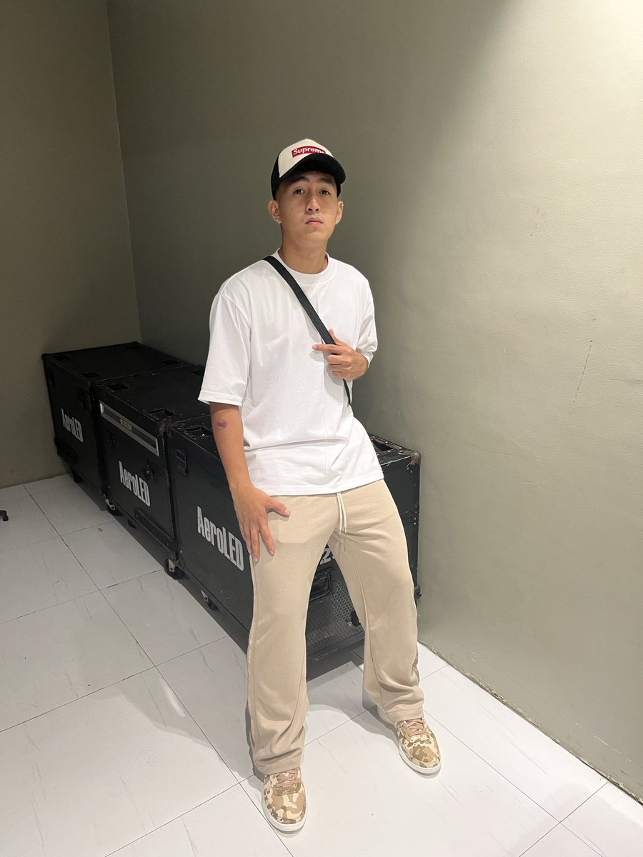 utoypalma01's tweet photo. Ang laki mona. 
ang Laki mo ng PROBLEMA🙉 https://t.co/tUm3dY1OX4