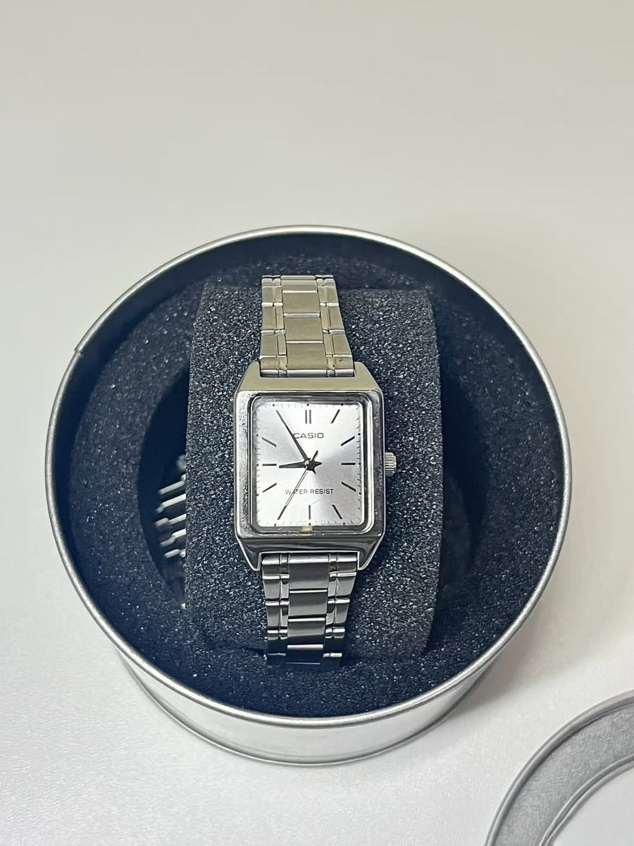 faradistyy's tweet photo. GILEEEE CASIO SE MANTEP INI 😙
pantes banyak yg naksir, kalau diibaratkan cewek ini tuh tipe yg cakeppp elegannn😍 https://t.co/7ZhiHm8uic