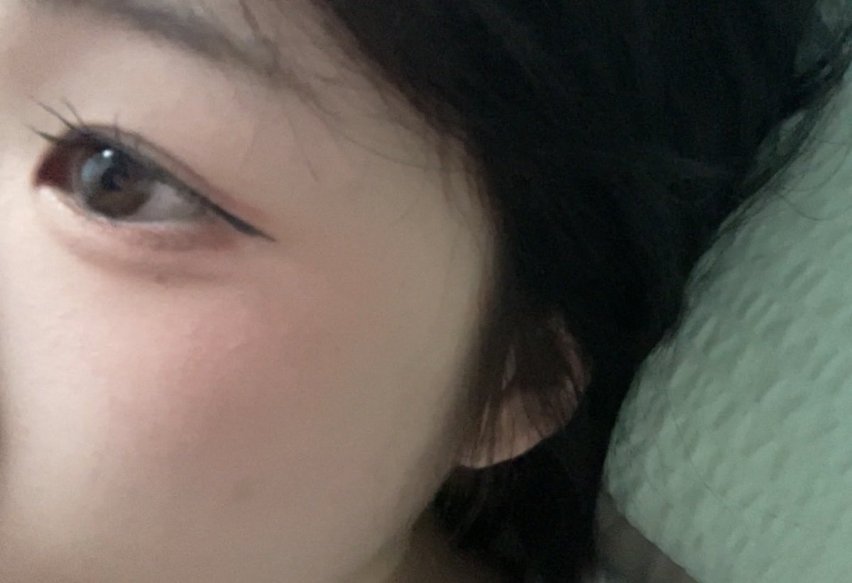 t2ler_'s tweet photo. ㅎ.ㅎ https://t.co/o0tvgNIogq