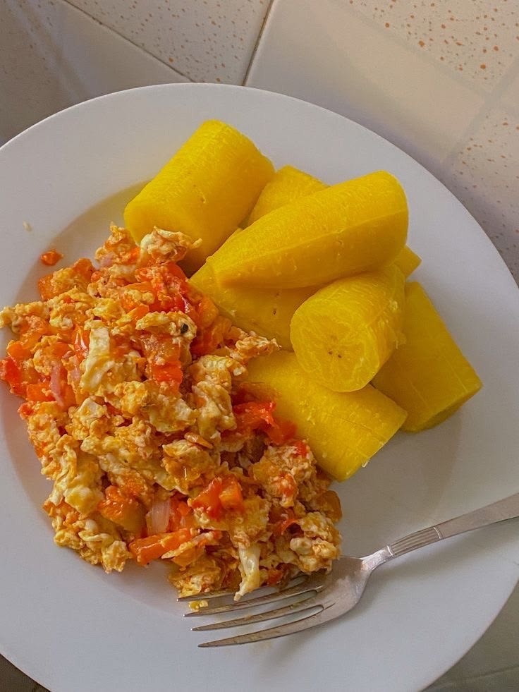e4ma_xo's tweet photo. Choose wisely, breakfast idea.

Plantain              or                    yam https://t.co/5N656MqvVQ