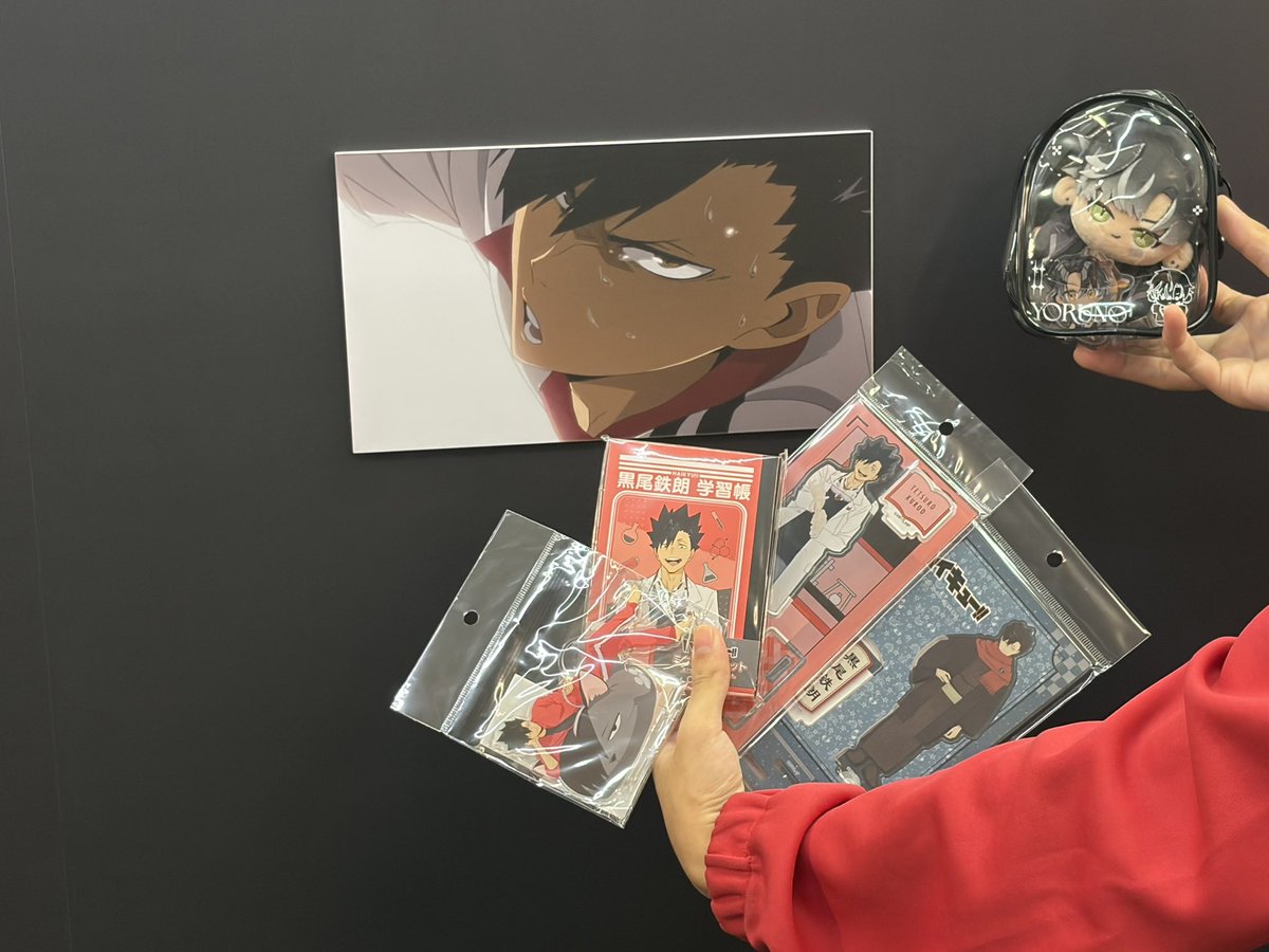 HiSARU0405's tweet photo. 今天剛好不用上班～所以就來看展覽了啊～
果然黑尾還是好帥啊！
旁邊偷偷放一個宵哥🤣
#宵dating https://t.co/NVlLgDOACA