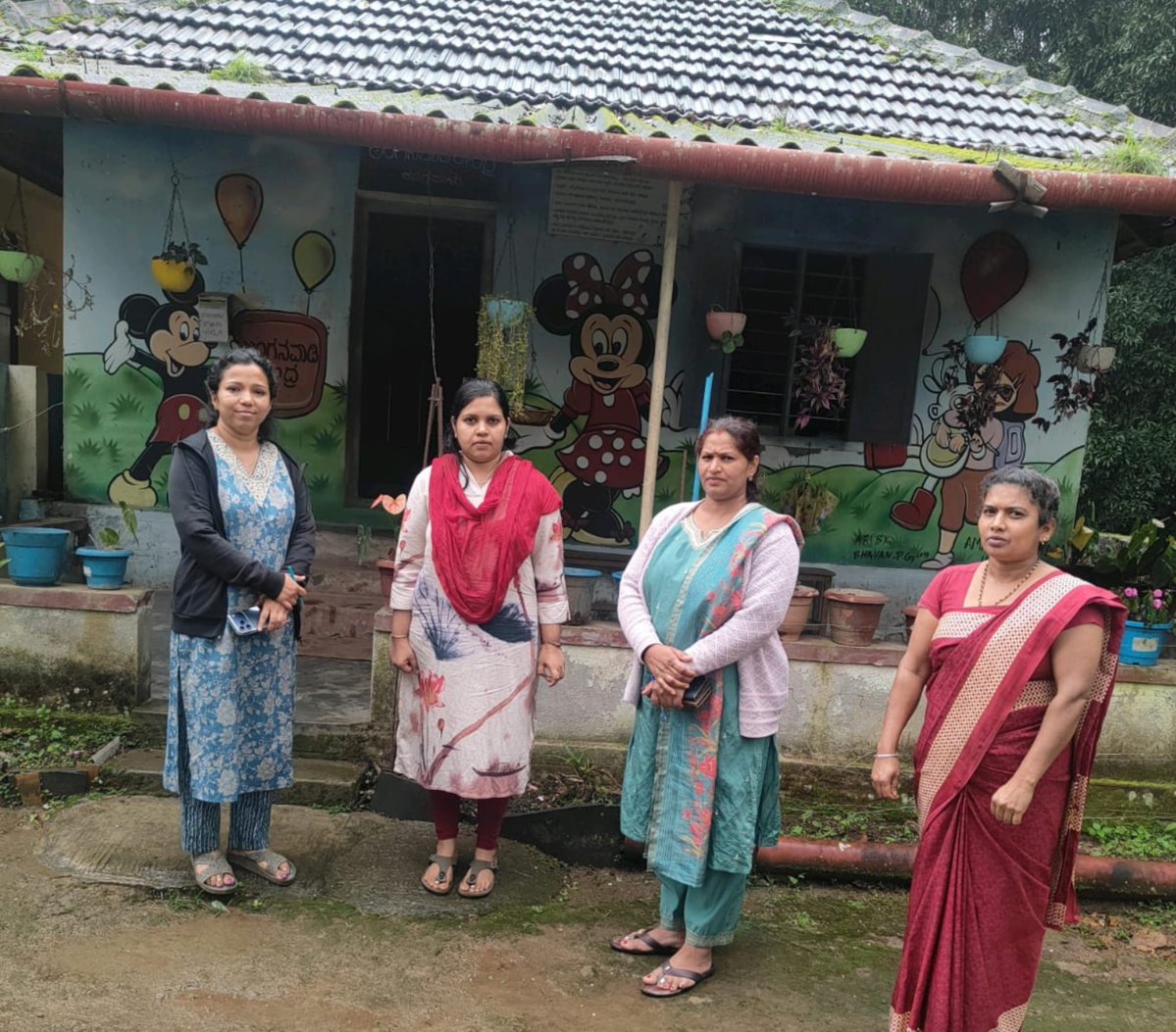 ZP_Kodagu's tweet photo. ಮಡಿಕೇರಿ ತಾllವ್ಯಾಪ್ತಿಯ ಕಡ್ಗದಾಳು ಗ್ರಾ.ಪಂ.ಗಳ ಸ್ವಚ್ಛ ಭಾರತ್ ಮಿಷನ್ ಯೋಜನೆಯ #ODFPlusModel ಎಂದು ಘೋಷಣೆ ಮಾಡಿರುವ ಗ್ರಾಮಗಳನ್ನು ಪರಿಶೀಲನೆ ನಡೆಸಿದ ಸೊಮವಾರಪೇಟೆ ತಾಲೂಕಿನ ತೋಟಗಾರಿಕಾ ಇಲಾಖೆಯ ಸಹಾಯಕ ನಿರ್ದೇಶಕರು.
#RDPR #RDWSD #SBMG #Kodagu #ODFPlus #SwachhBharathMission https://t.co/g53I9CKvJt