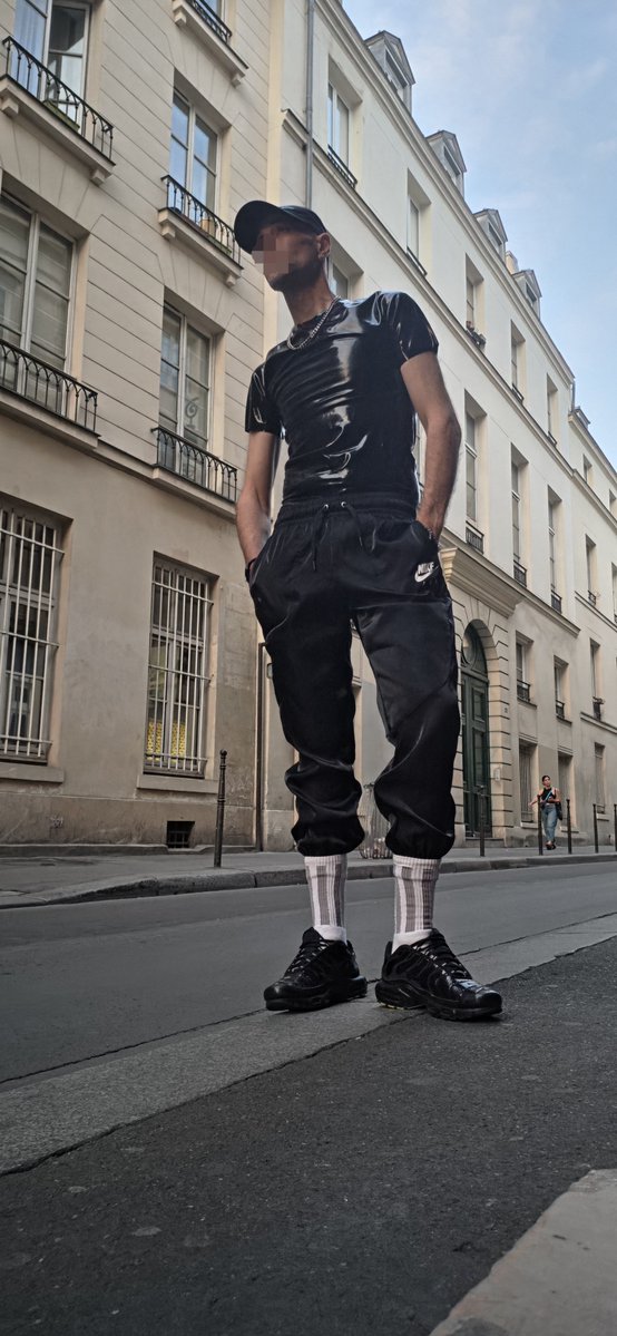 idfglovesrubber's tweet photo. Bonne journée les gars 👌🏻 👟😈🧦🔥🙏🏻
#tn #kiffeur #teamkiffeur #cho7 #survet #rubber https://t.co/kJJGtOwvIi