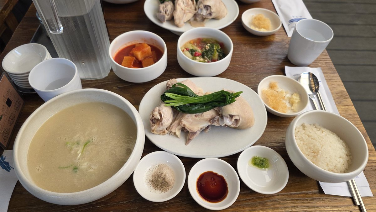 prichiichan's tweet photo. おいしかった🤩
参鶏湯？なんだかねタッカンマリって感じがするね🤗 https://t.co/wvtowPDbNd