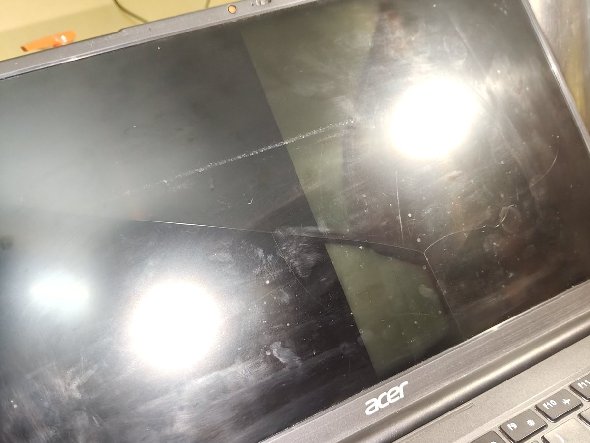 rkseth560's tweet photo. @Acer_India I don't able to send the pic in dm so I'm sharing here 

Damaged screen pic https://t.co/s4yUG03Sgc