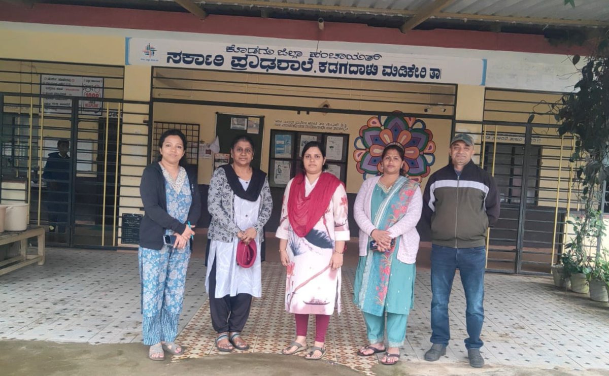 ZP_Kodagu's tweet photo. ಮಡಿಕೇರಿ ತಾllವ್ಯಾಪ್ತಿಯ ಕಡ್ಗದಾಳು ಗ್ರಾ.ಪಂ.ಗಳ ಸ್ವಚ್ಛ ಭಾರತ್ ಮಿಷನ್ ಯೋಜನೆಯ #ODFPlusModel ಎಂದು ಘೋಷಣೆ ಮಾಡಿರುವ ಗ್ರಾಮಗಳನ್ನು ಪರಿಶೀಲನೆ ನಡೆಸಿದ ಸೊಮವಾರಪೇಟೆ ತಾಲೂಕಿನ ತೋಟಗಾರಿಕಾ ಇಲಾಖೆಯ ಸಹಾಯಕ ನಿರ್ದೇಶಕರು.
#RDPR #RDWSD #SBMG #Kodagu #ODFPlus #SwachhBharathMission https://t.co/g53I9CKvJt