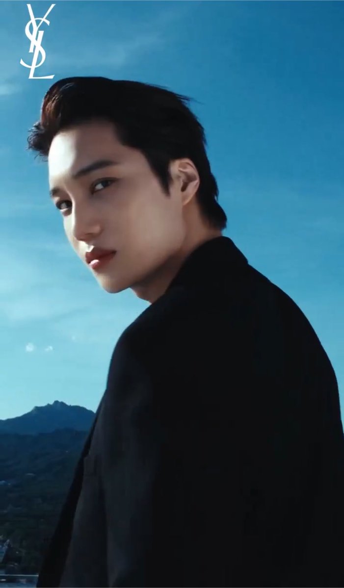 cantabilekai's tweet photo. KAI’s POWERFUL BACK 

#KAIxYSLBeauty
#KAI #카이 #엑소카이 #EXO @weareoneEXO https://t.co/wy4jnbyTkV