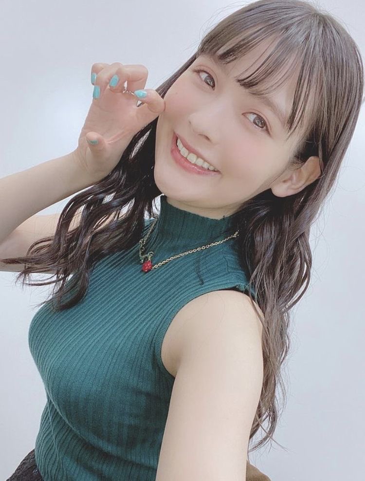 bplhcn's tweet photo. 上坂すみれの綺麗な脇
脇汗も染みてて可愛いね🩷
#脇汗 https://t.co/gBXZbT6VQh