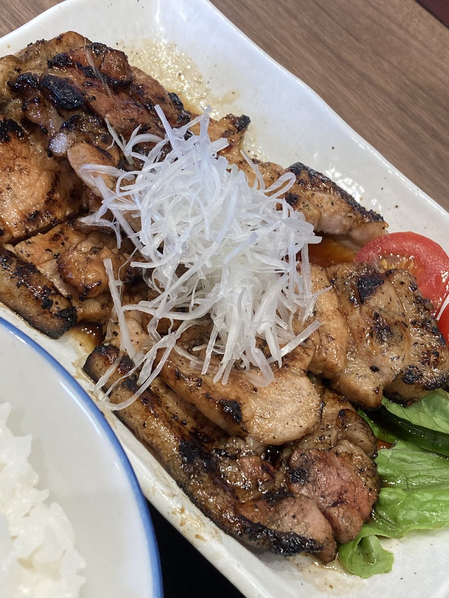 ObQx4's tweet photo. 炭火焼きで食欲マシマシ👍
やっぱり
このタレ好き😍
白飯食べたかったので
豚皿セットにしました🐽
#十勝豚丼いっぴん
#千歳市
#豚皿セット豚汁変更
#豚丼
#豚丼はタレが命
#タレ屋ソラチ
#ランチ https://t.co/2BYHxSwIsL