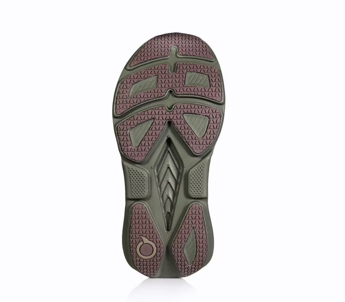 natanattda's tweet photo. Plantaris fasciitis + wide feet. Aku pake sepatu lokal dari ortuseight berlin tanpa tambahan arch support. Beli dan pake dari awal 2025 so far gak ada keluhan khusus sih. 10k langkah aman https://t.co/wdgWuQCB6i