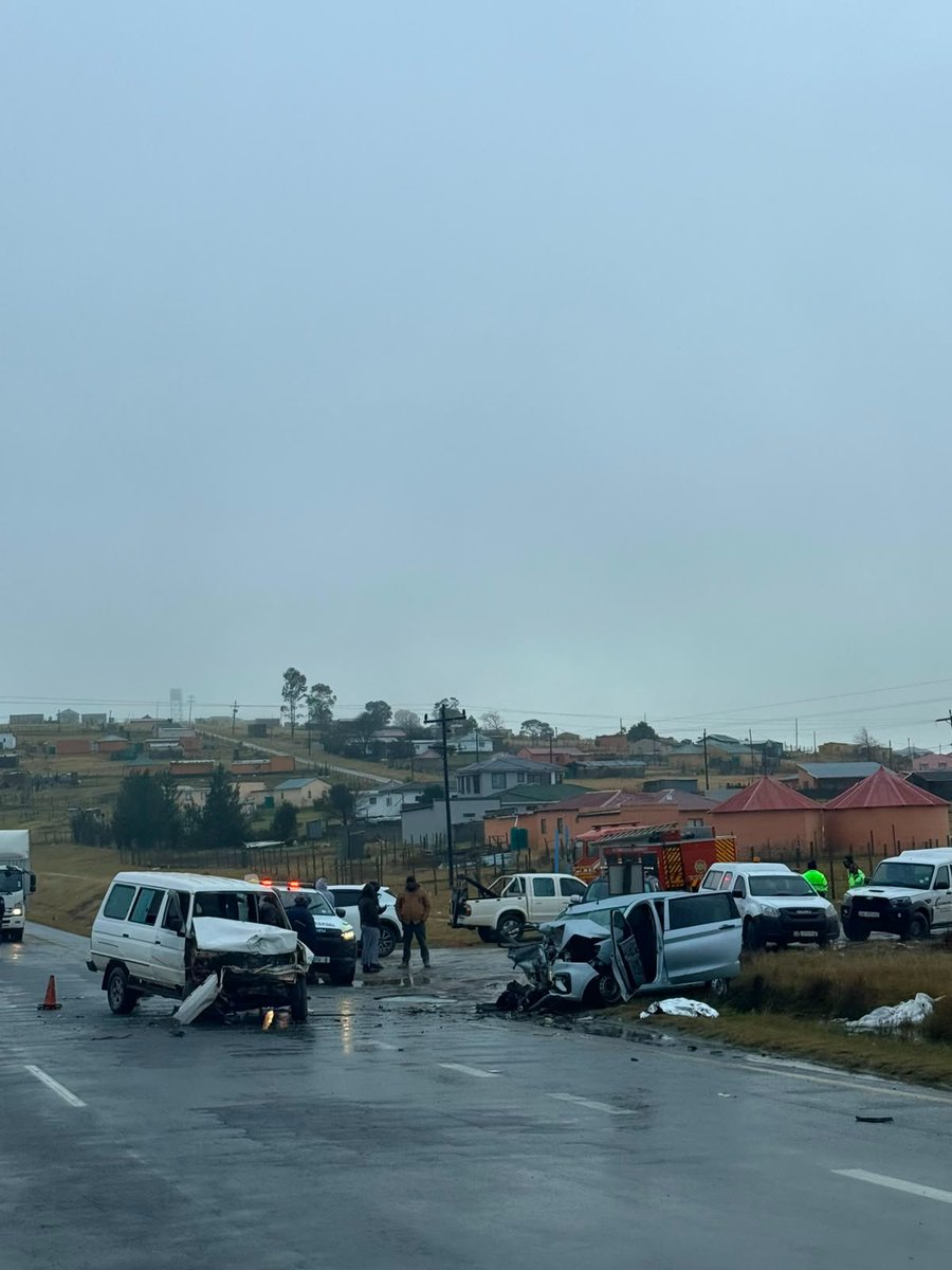 TrafficSA's tweet photo. Eastern Cape - N2 Route: #FatalCrash south of Mthatha https://t.co/18CpqgXp4J