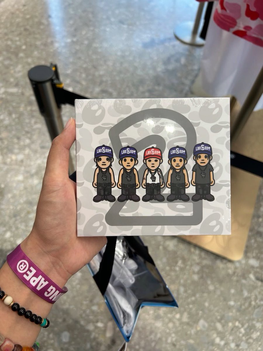 terjemahinRYUL's tweet photo. BAPE® × JAY PARK &amp; LNGSHOT - 4SHOBOIZ VOL. 2: MIXTAPE SET 

2YULZ unit photocard🥺

© ori_4sho
#률 #RYUL #롱샷 #LNGSHOT https://t.co/AJGEAEO5JS