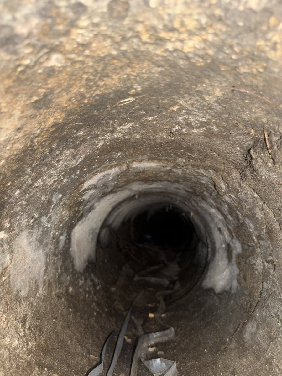 alfmucit's tweet photo. @CuernavacaGob Solicito el apoyo por qué no me han dado respuesta del daño que tiene mi casa por falta de mantenimiento de los ductos pluviales que pasan por mi casa, me están pidiendo que yo compre todo el material para que hagan la reparación por qué no tienen presupuesto, https://t.co/6eqWGkrsd4