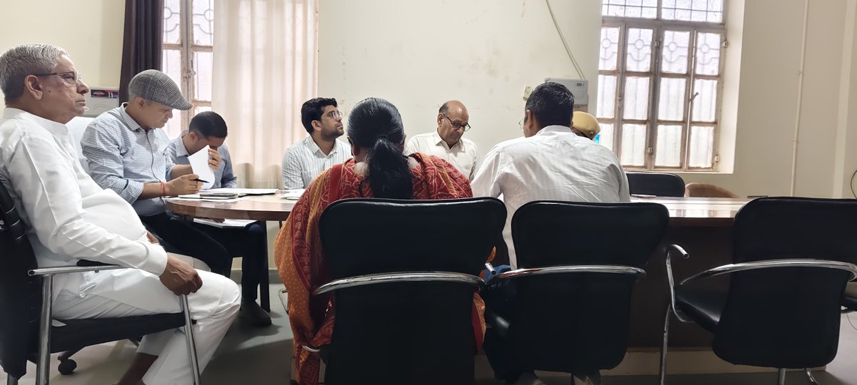 sureshmodinkt's tweet photo. आज पंचायत समिति नीमकाथाना में वीडियो कॉन्फ्रेंस के माध्यम से आयोजित उपखण्ड स्तरीय जन अभाव-अभियोग निराकरण एवं सतर्कता समिति की बैठक में सहभागिता कर क्षेत्र की जनसमस्याओं एवं विकास कार्यों की समीक्षा की।
#MLASureshModi #NeemKaThana #SureshModiNKT https://t.co/VDzcGcEzUz