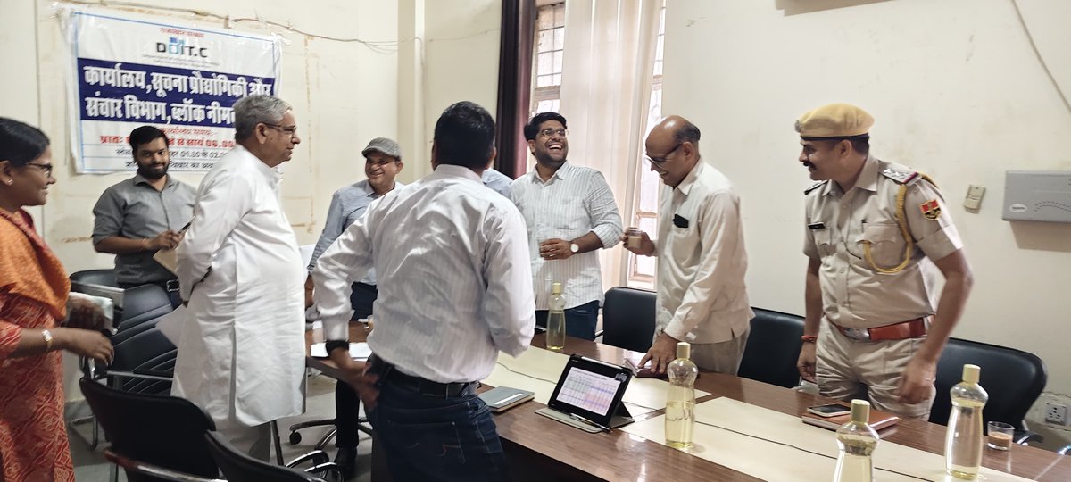 sureshmodinkt's tweet photo. आज पंचायत समिति नीमकाथाना में वीडियो कॉन्फ्रेंस के माध्यम से आयोजित उपखण्ड स्तरीय जन अभाव-अभियोग निराकरण एवं सतर्कता समिति की बैठक में सहभागिता कर क्षेत्र की जनसमस्याओं एवं विकास कार्यों की समीक्षा की।
#MLASureshModi #NeemKaThana #SureshModiNKT https://t.co/VDzcGcEzUz